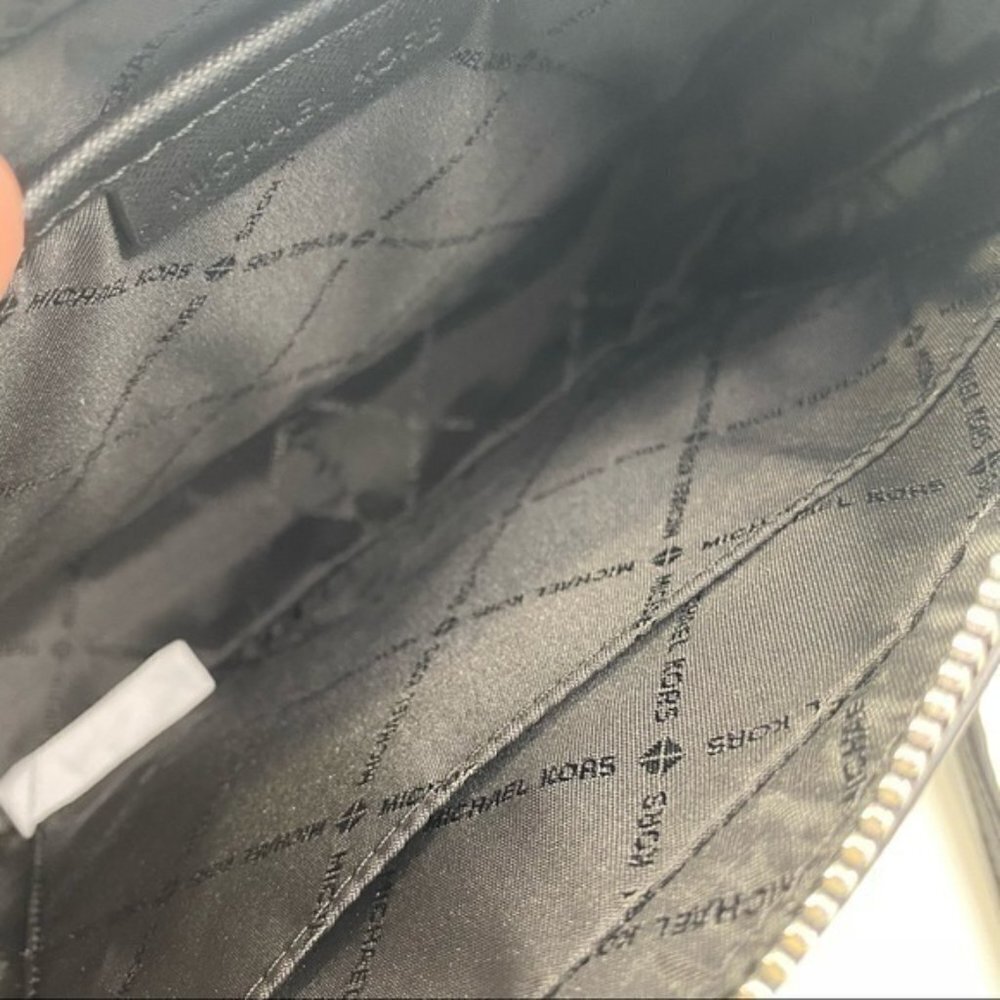 Michael Kors Large Jet set Crossbody Bag in Black Signature MK Print - Picture 3 of 8